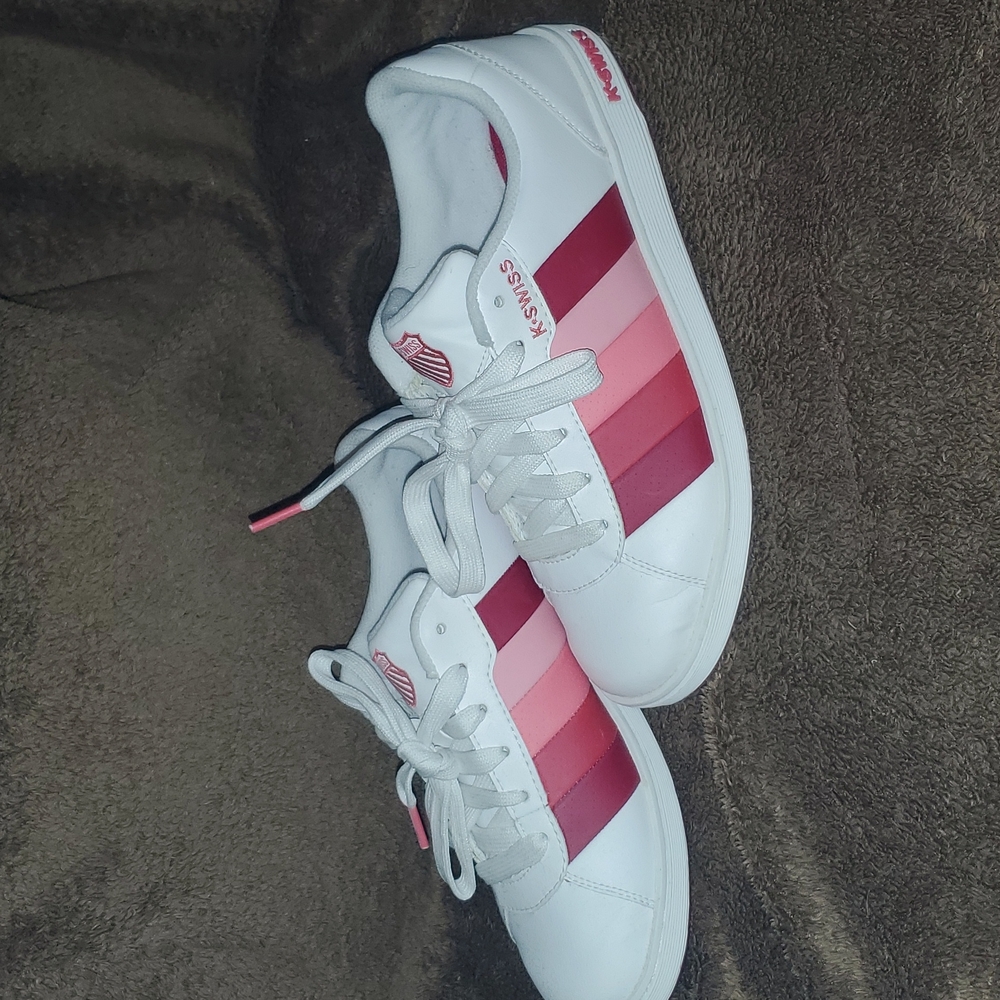 K Swiss leather athletic shoes (E)